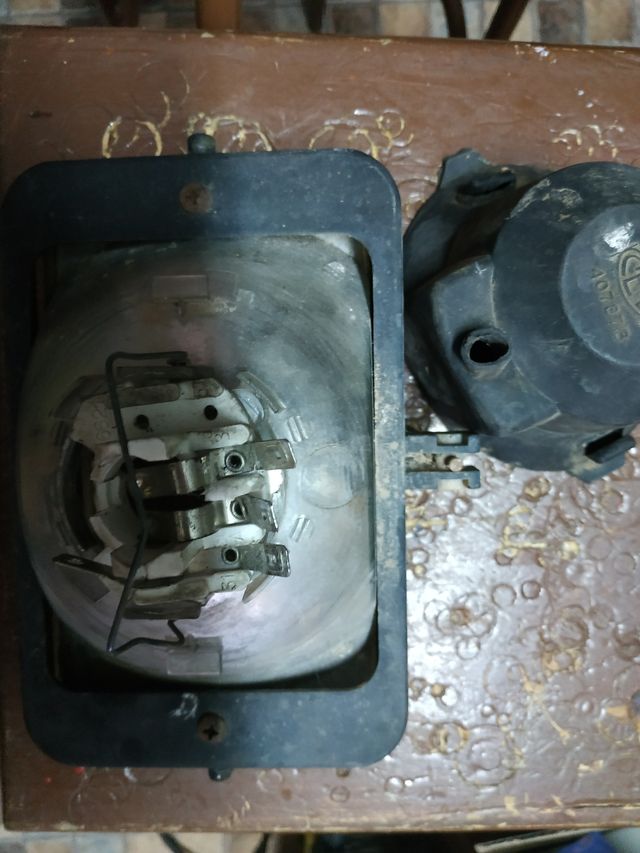 Faro delantero. Puch cóndor trail