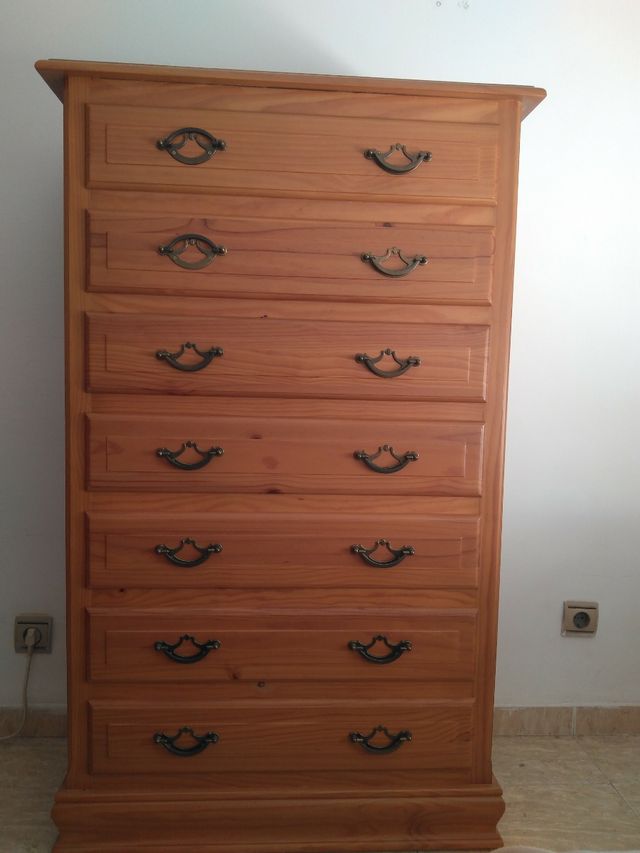 Xinfonier y mesita de noche.