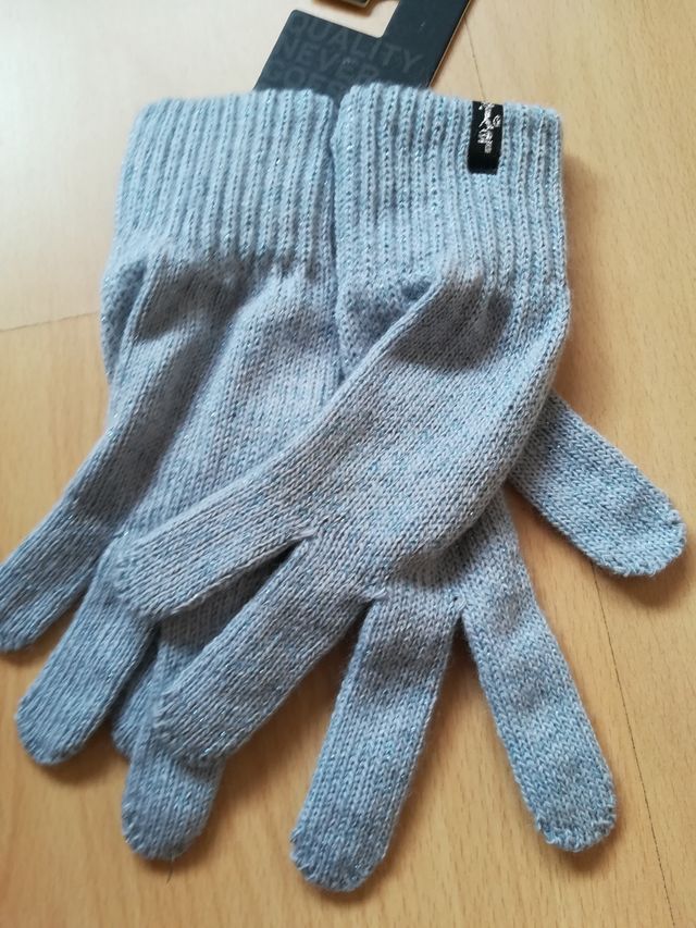 Guantes levi's crises ,chica con algún reflejo