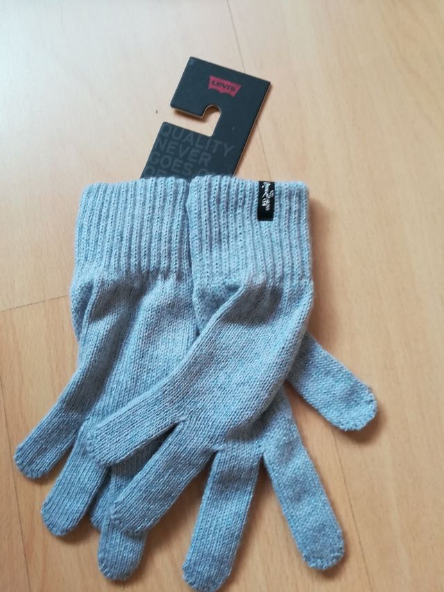 Guantes levi's crises ,chica con algún reflejo