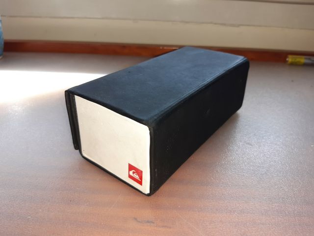 Funda de gafas plegable QUIKSILVER original