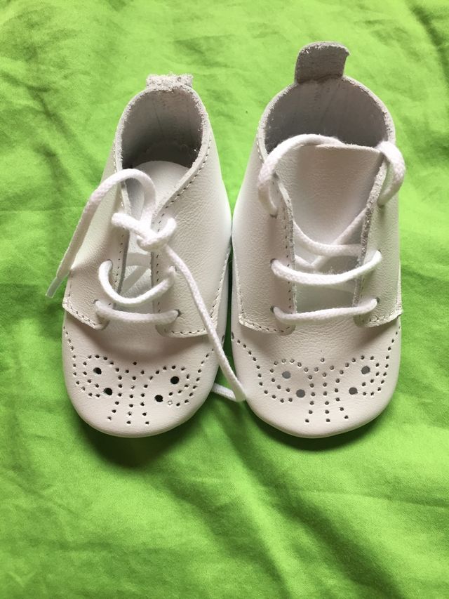 Zapatitos cuero nuevos