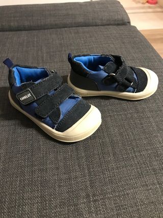 Zapatos bebe talla 20 Camelot de segunda mano por 13 EUR en Cornellà de  Llobregat en WALLAPOP
