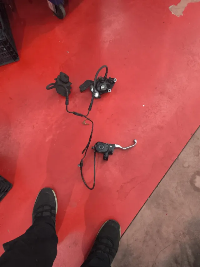 Despiece documentado Harley sporster 883r 2006