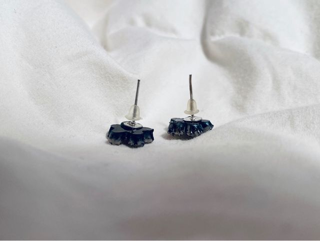 Pendientes brillantes flor