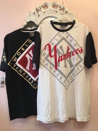 Camisetas NY Yankees de segunda mano en Madrid en WALLAPOP camisa antigua de los yankees blanca y negra