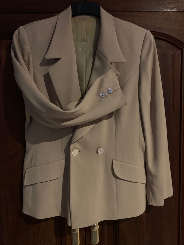 Chaqueta mujer color beige, estilo vintage