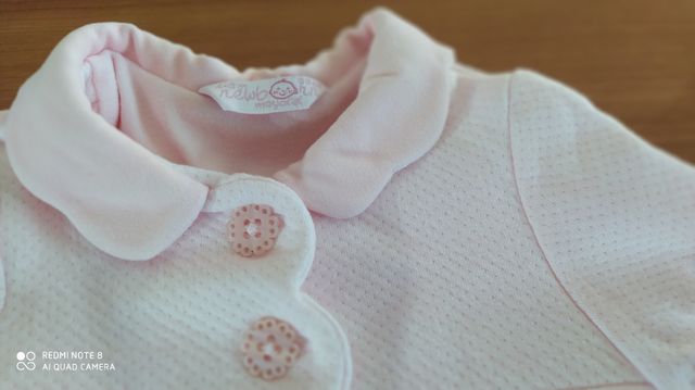 Abrigo rosa bebe sin estrenar. T.4-6 M.