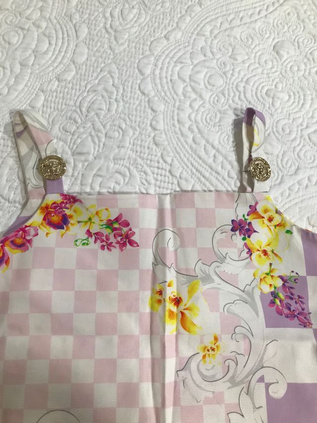 vestido versace infantil.