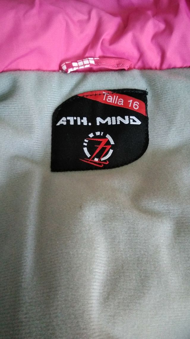 Anorak nuevo. Abrigo nieve. Nieve.Chaquetón. Parka