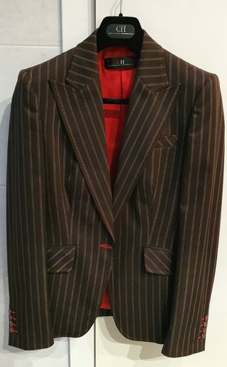 Traje sastre CAROLINA HERRERA de segunda mano por 75 EUR en Alicante en  WALLAPOP