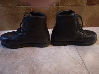 Botas Kamet militares de segunda mano por 25 EUR en Polinya en WALLAPOP