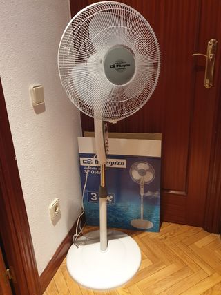 Ventilador de pie de segunda mano en Valladolid en WALLAPOP Ventilador con Mando de segunda mano en Valladolid en WALLAPOP