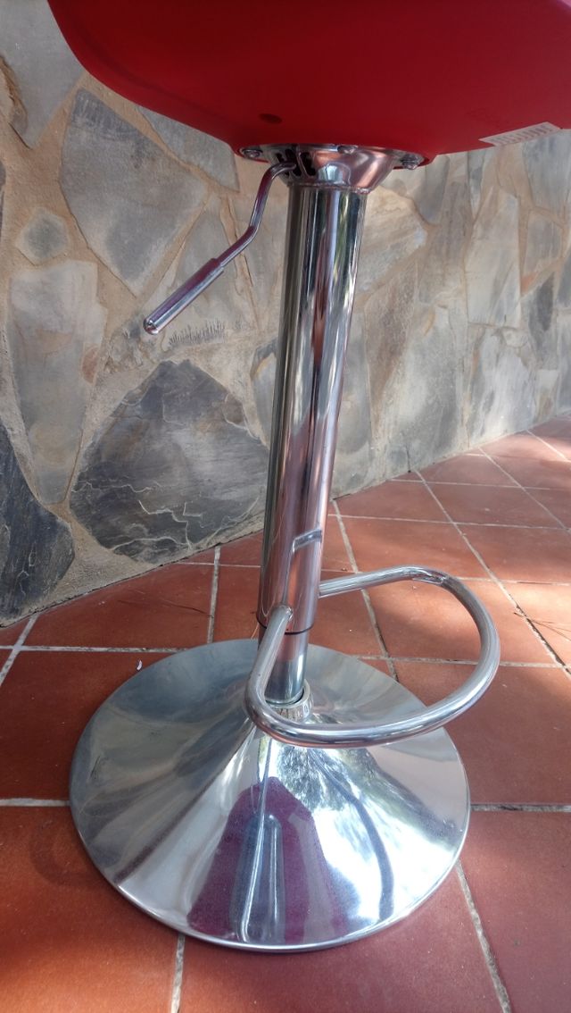 Silla de barra de altura regulable de segunda mano por 30 € en Alhaurín