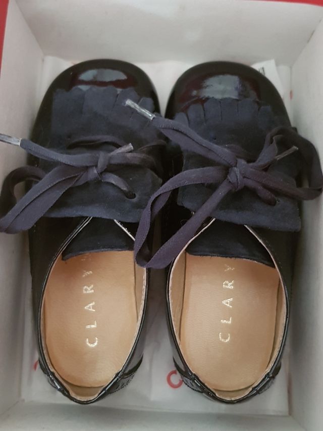 zapato charol azul marino