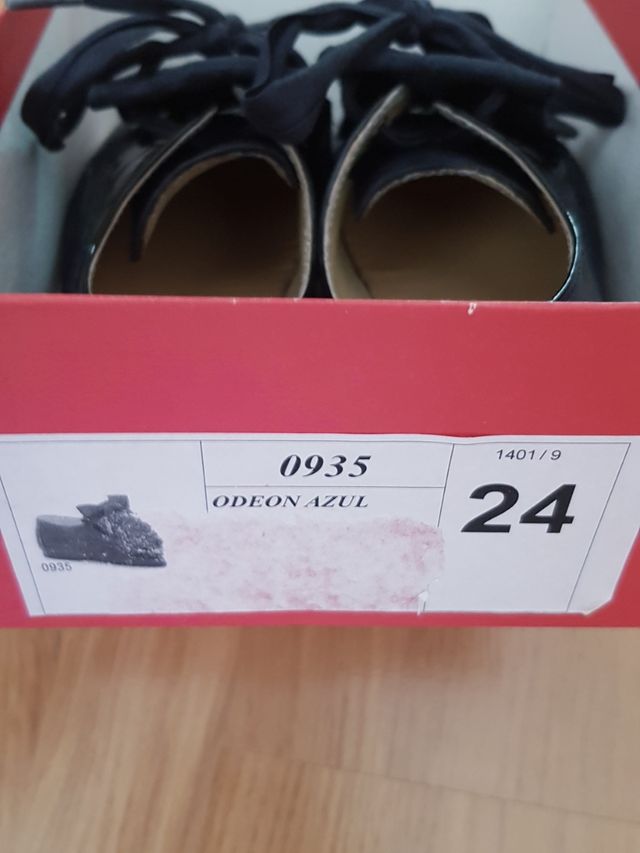 zapato charol azul marino