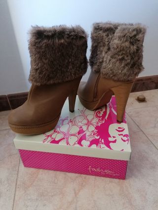 Botines MaryPaz de segunda mano por 7 EUR en Montoro en WALLAPOP