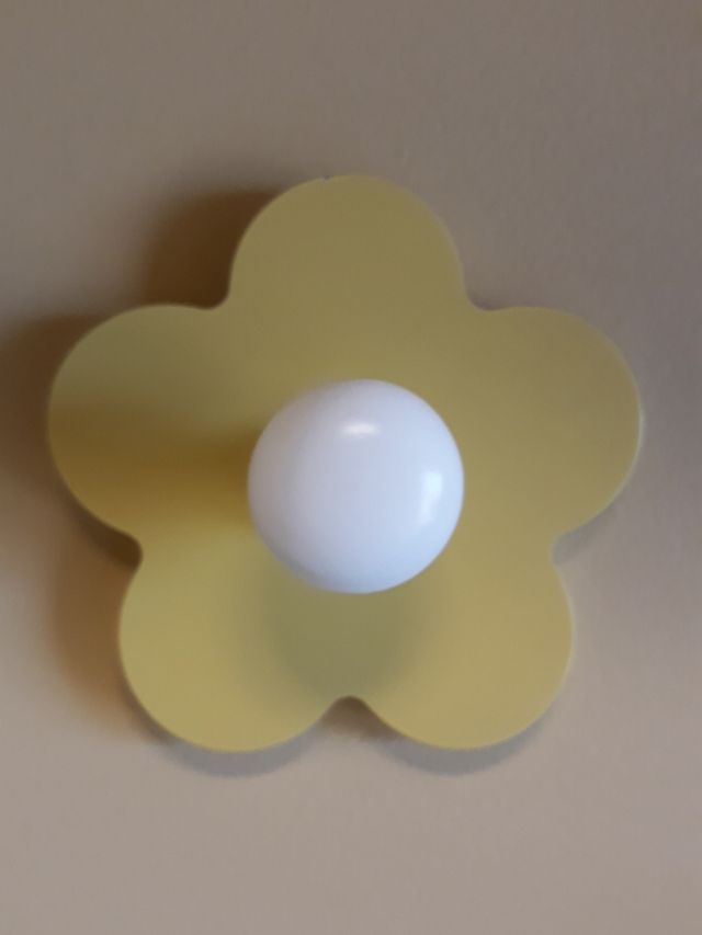 4 perchas de madera infantil