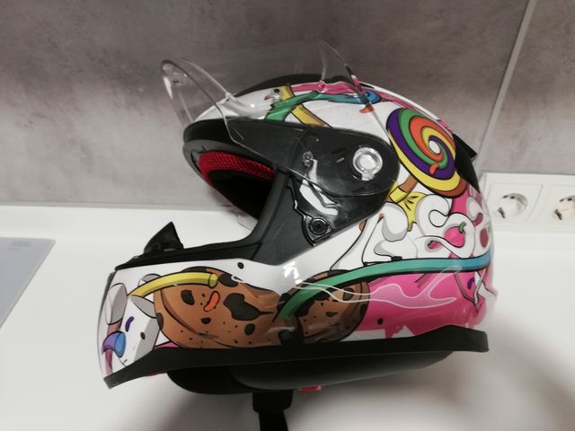 Casco integral infantil