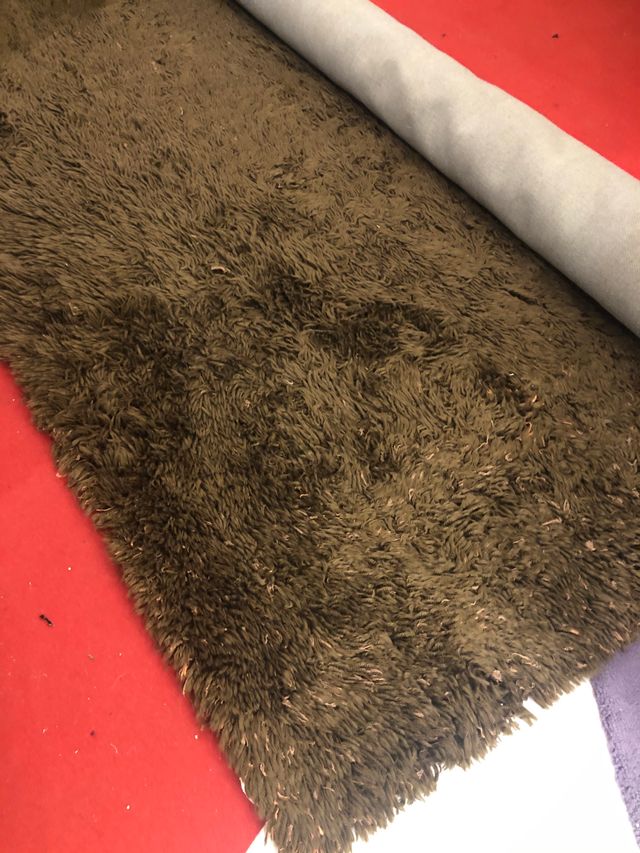 ALFOMBRA DE LANA GRUESA NUEVA