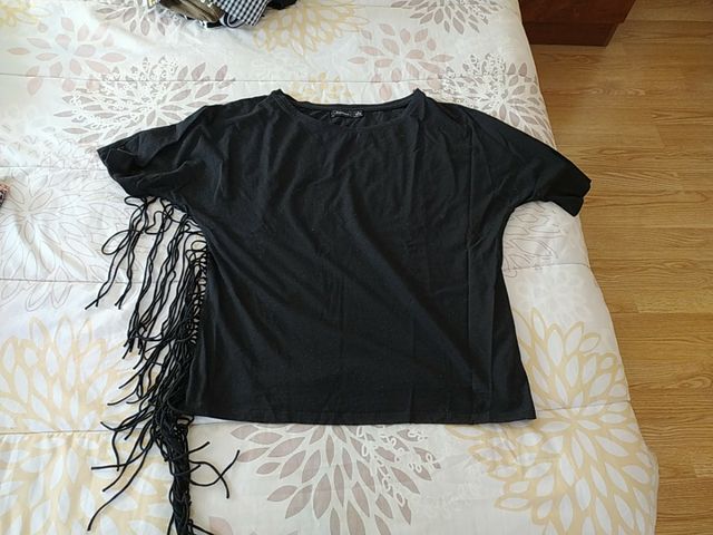 camiseta con flecos