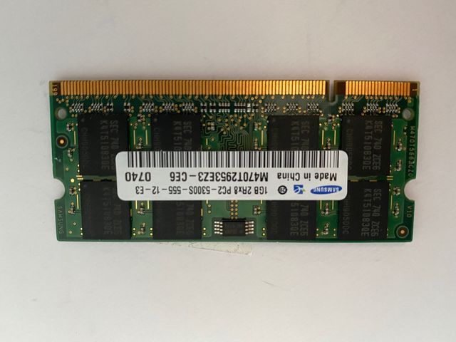Memoria RAM da 1 GB (DDR2, 667 MHz), marchio Samsung