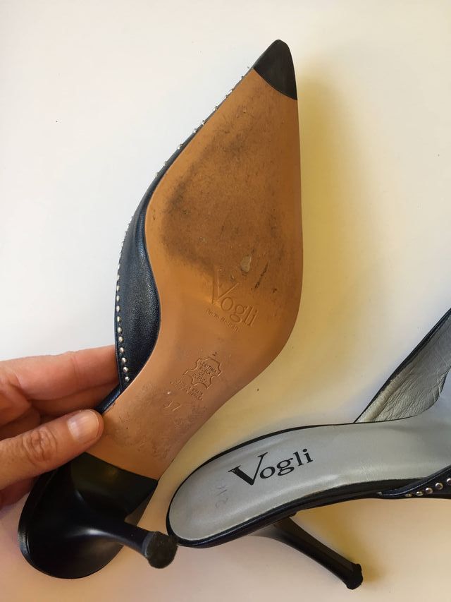 Sabot con borchie sulla punta