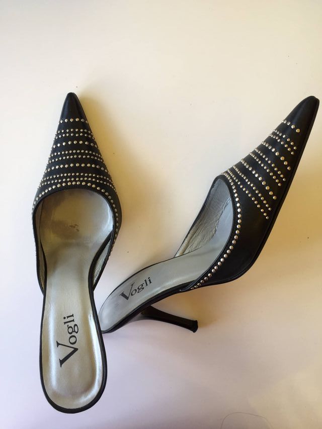 Sabot con borchie sulla punta