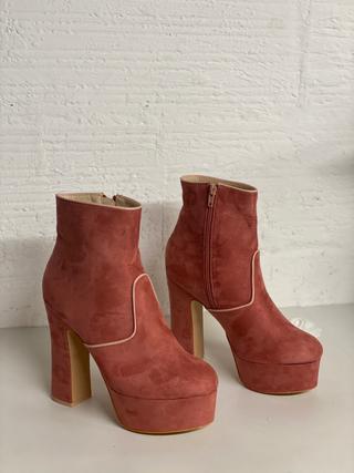 BOTIN ROSA PIEL ANTE T.38 de PUBLIC DESIR