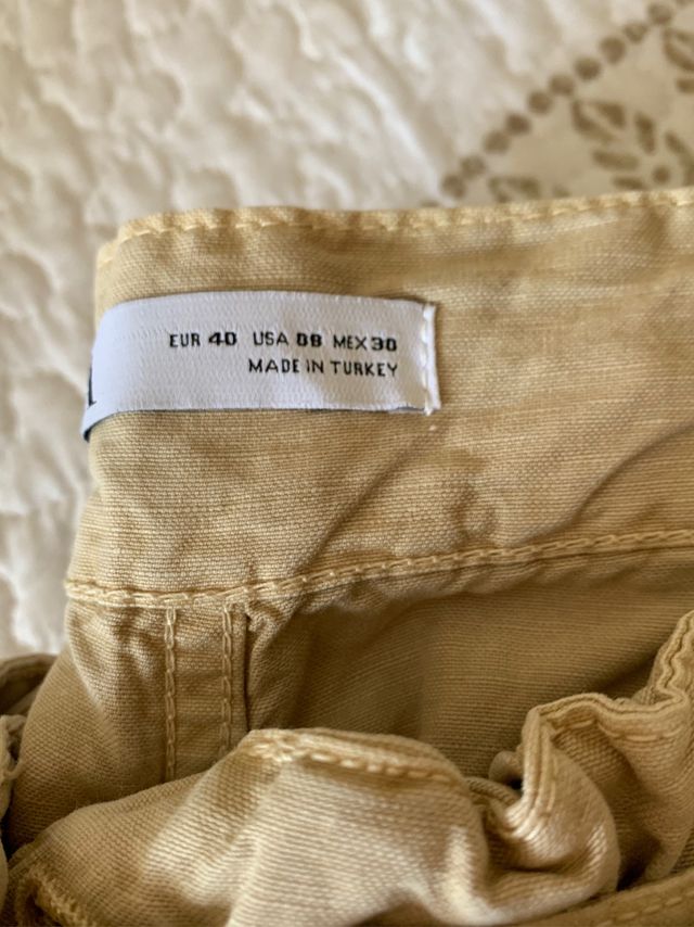 Pantalón tipo cargo Zara