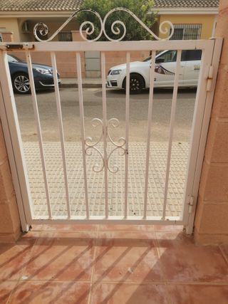 Puertas de hierro de segunda mano en la provincia de Murcia en WALLAPOP