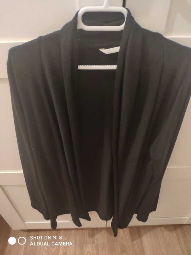 Chaqueta negra talla L o azul marino