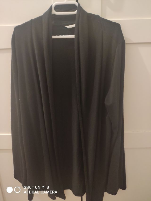 Chaqueta negra talla L o azul marino