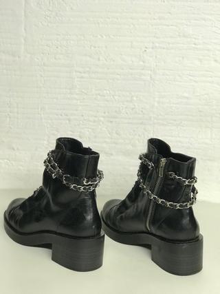 BOTIN ZARA CADENAS Y PIEL NEGRA T.38 nuevas