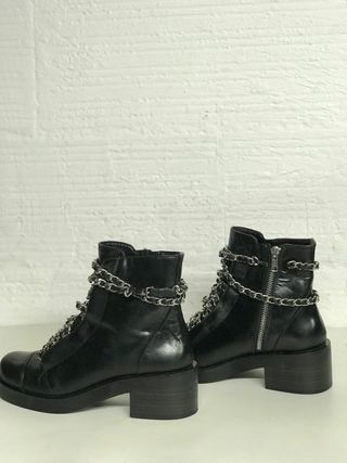 BOTIN ZARA CADENAS Y PIEL NEGRA T.38 nuevas