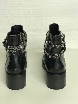 BOTIN ZARA CADENAS Y PIEL NEGRA T.38 nuevas