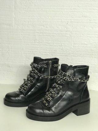 BOTIN ZARA CADENAS Y PIEL NEGRA T.38 nuevas