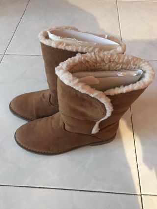 Botas ante Oysho de segunda mano por 20 EUR en Torrelodones en WALLAPOP