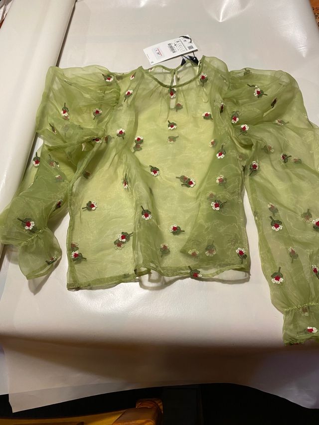 Camisa transparente sin estrenar