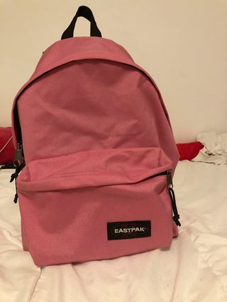 преднамерено бясно каране скоро mochilas eastpak rosa claro com plantas по  средата на нищото външен лъжа