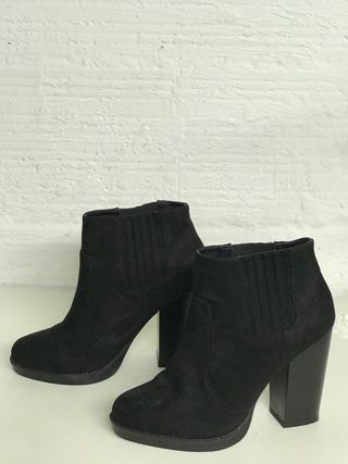 BOTIN CAMPERO ANTE NEGRO ZARA T.38