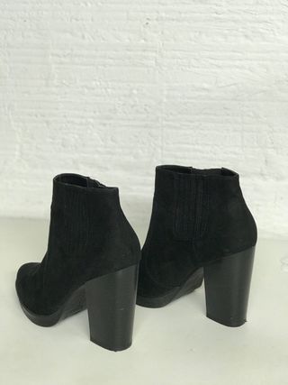BOTIN CAMPERO ANTE NEGRO ZARA T.38