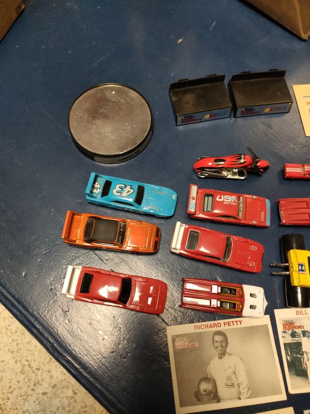 COLECCIÓN DE COCHES DE CARRERAS Y MAS