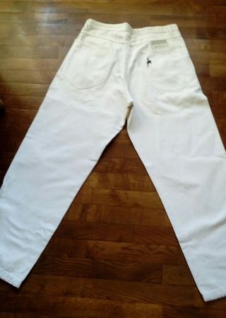 Pantalón Pedro Morago 44 de segunda mano por 5 EUR en Pamplona en WALLAPOP