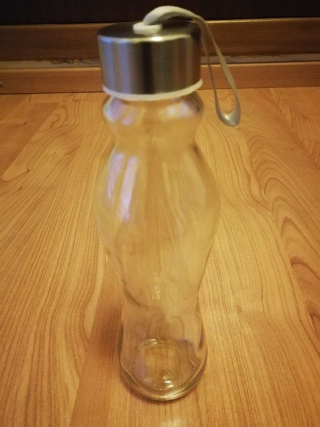 Botella agua cristal con funda protectora