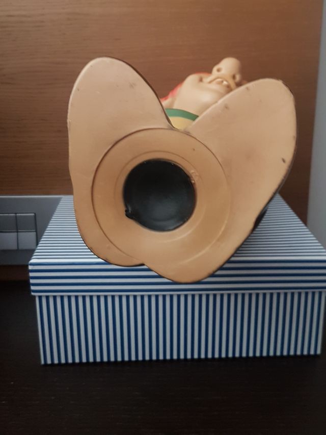 Hucha Jorobado de Noterdam