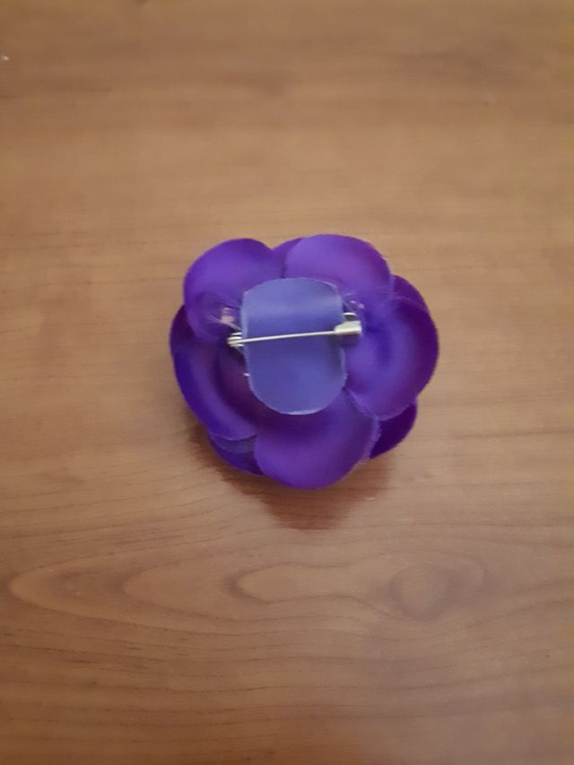 BROCHE MORADO