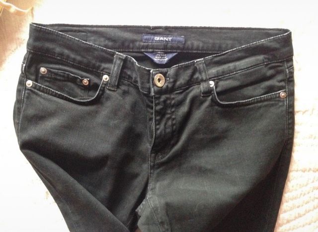 Pantalón negro Gant modelo Nelly