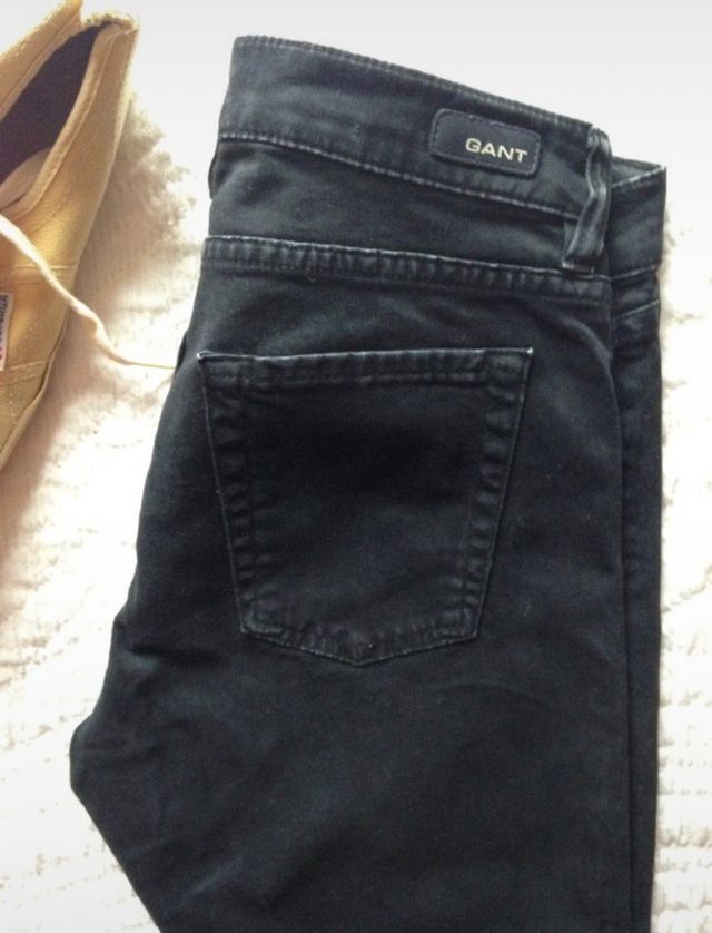 Pantalón negro Gant modelo Nelly