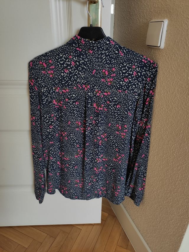 2 blusas Springfield T/40 y H&M T/38 . URGE VENTA.